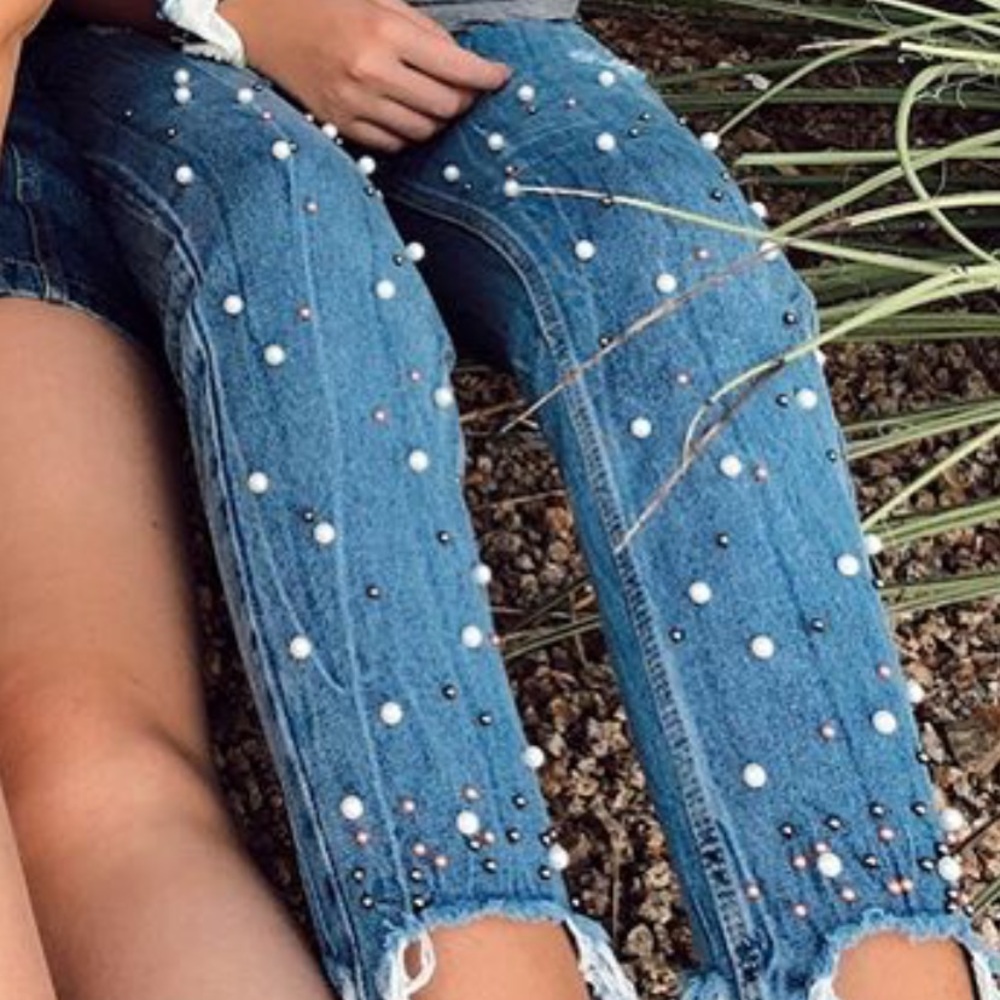 Pearl bedazzled denim jeans- Size 26/27